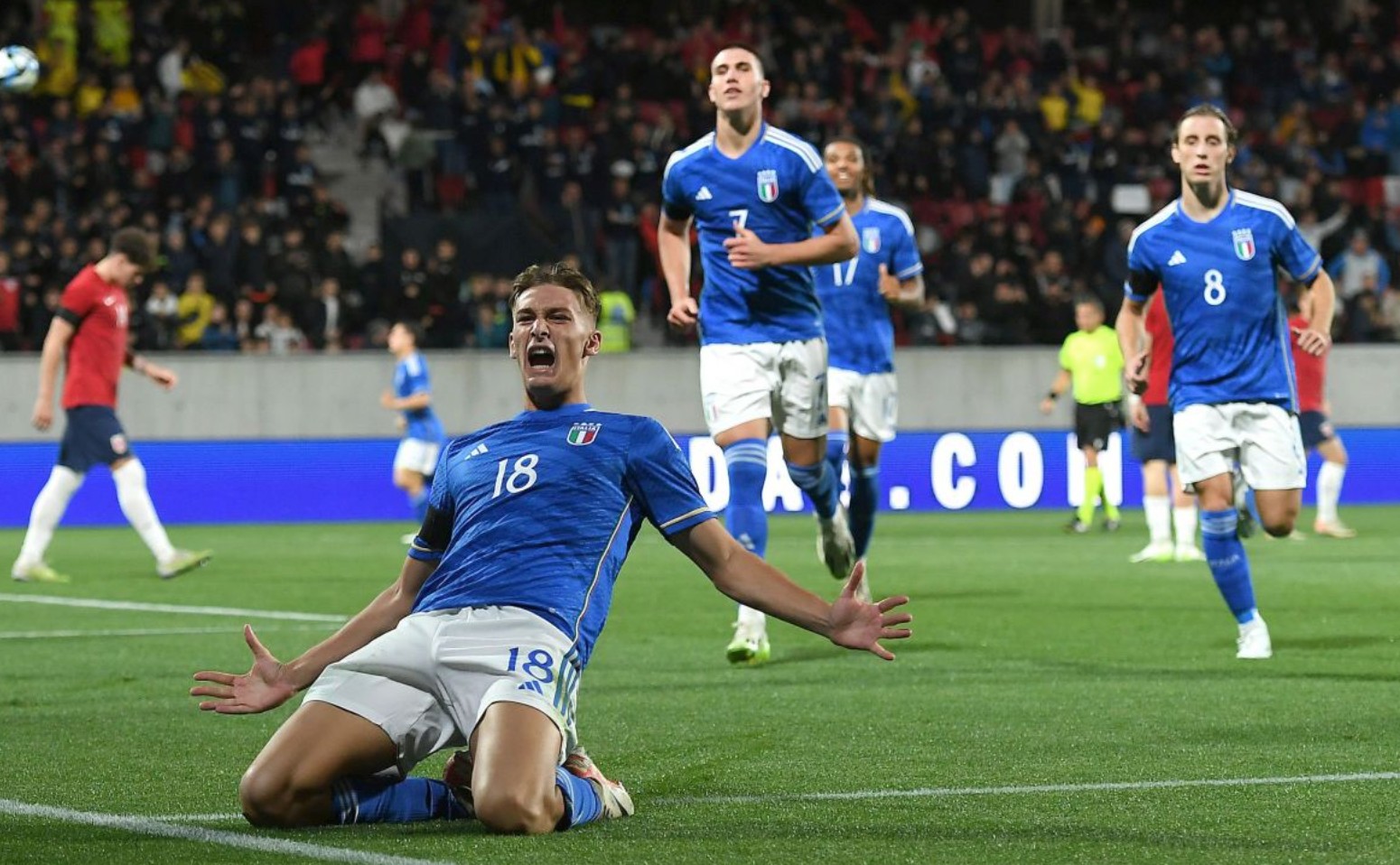 17分惨败！青岛男篮主场负上海，用人保守暴露战术体系问题