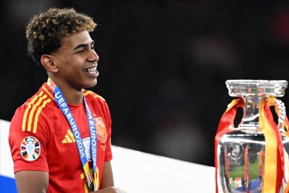 在秋名山上狂飙！ Steam喜加一：多人竞速游戏《Initial Drift Online》